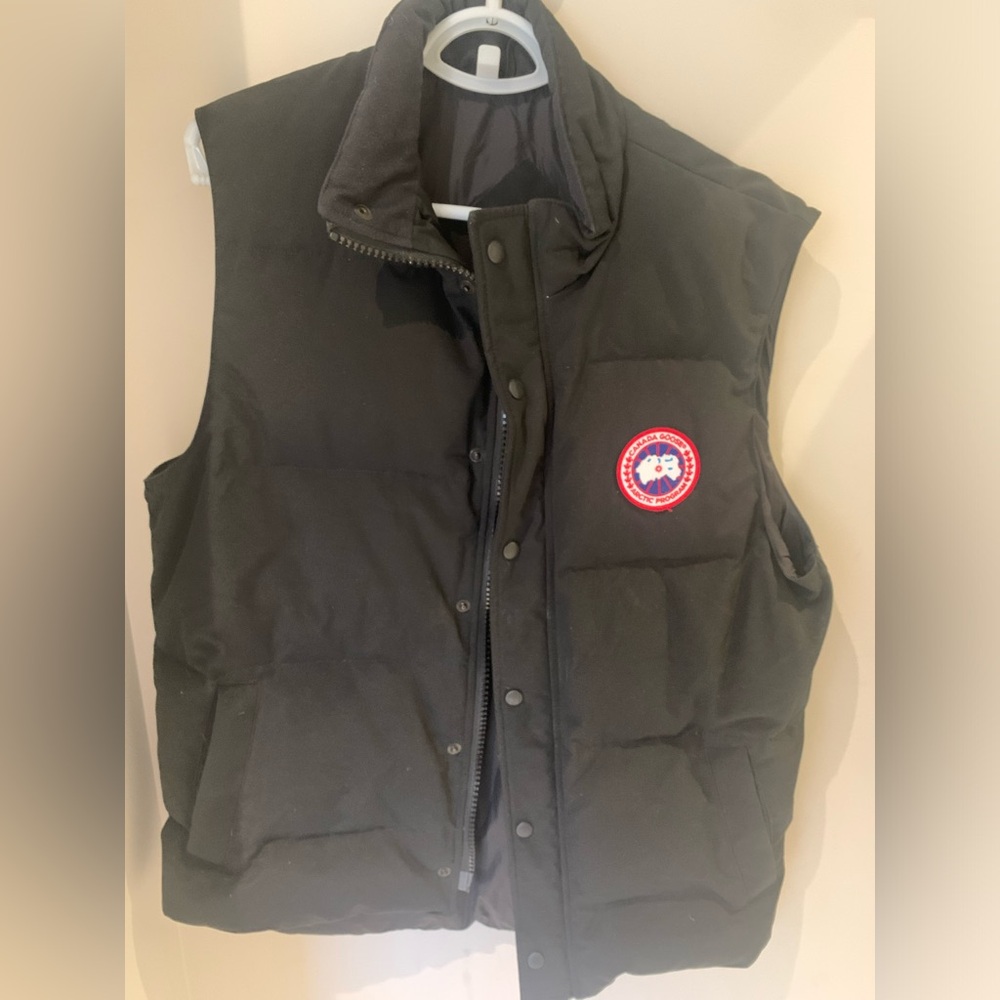CANADA GOOSE VEST SIZE L MENS